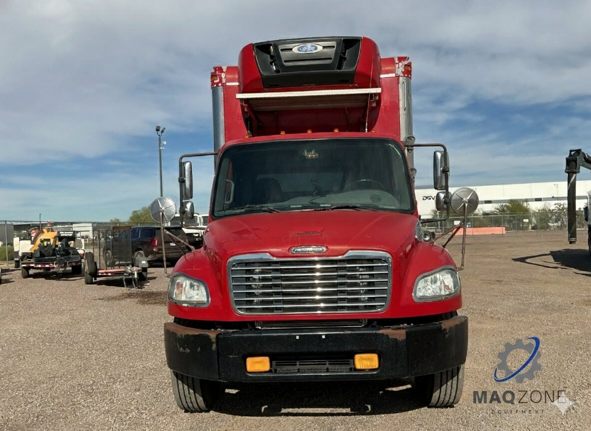 Camión Freightliner M2 106 4x2 Caja Refrigerada vista 2