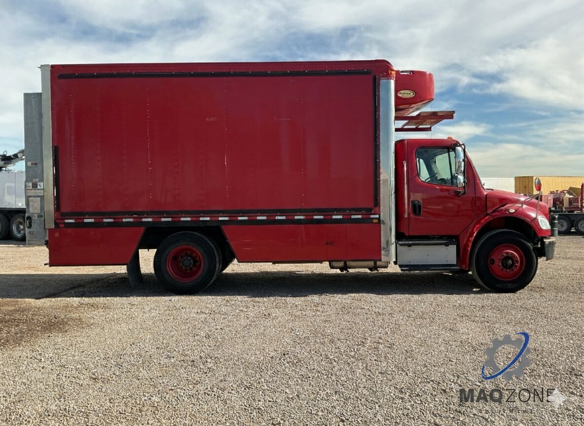 Camión Freightliner M2 106 4x2 Caja Refrigerada vista 4